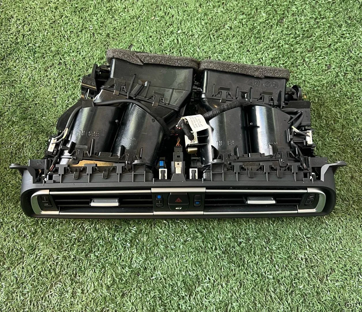 Дефлектор обдува салона BMW 7 F01/F02 F01 2010