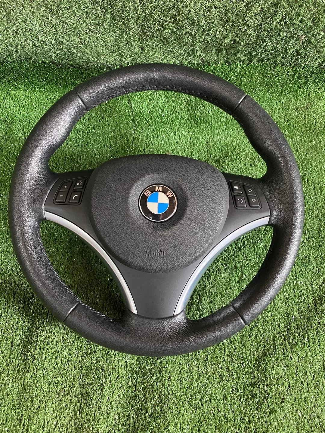 Руль BMW X1 E84 2010