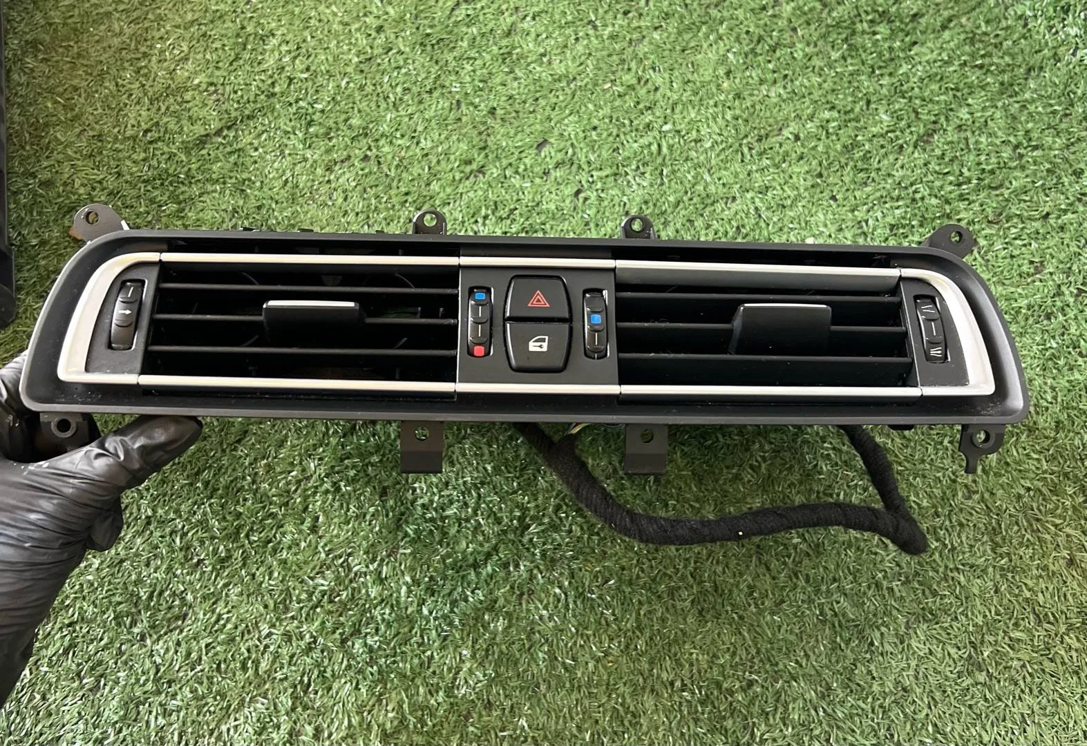 Дефлектор обдува салона BMW 7 F01/F02 F01 2010