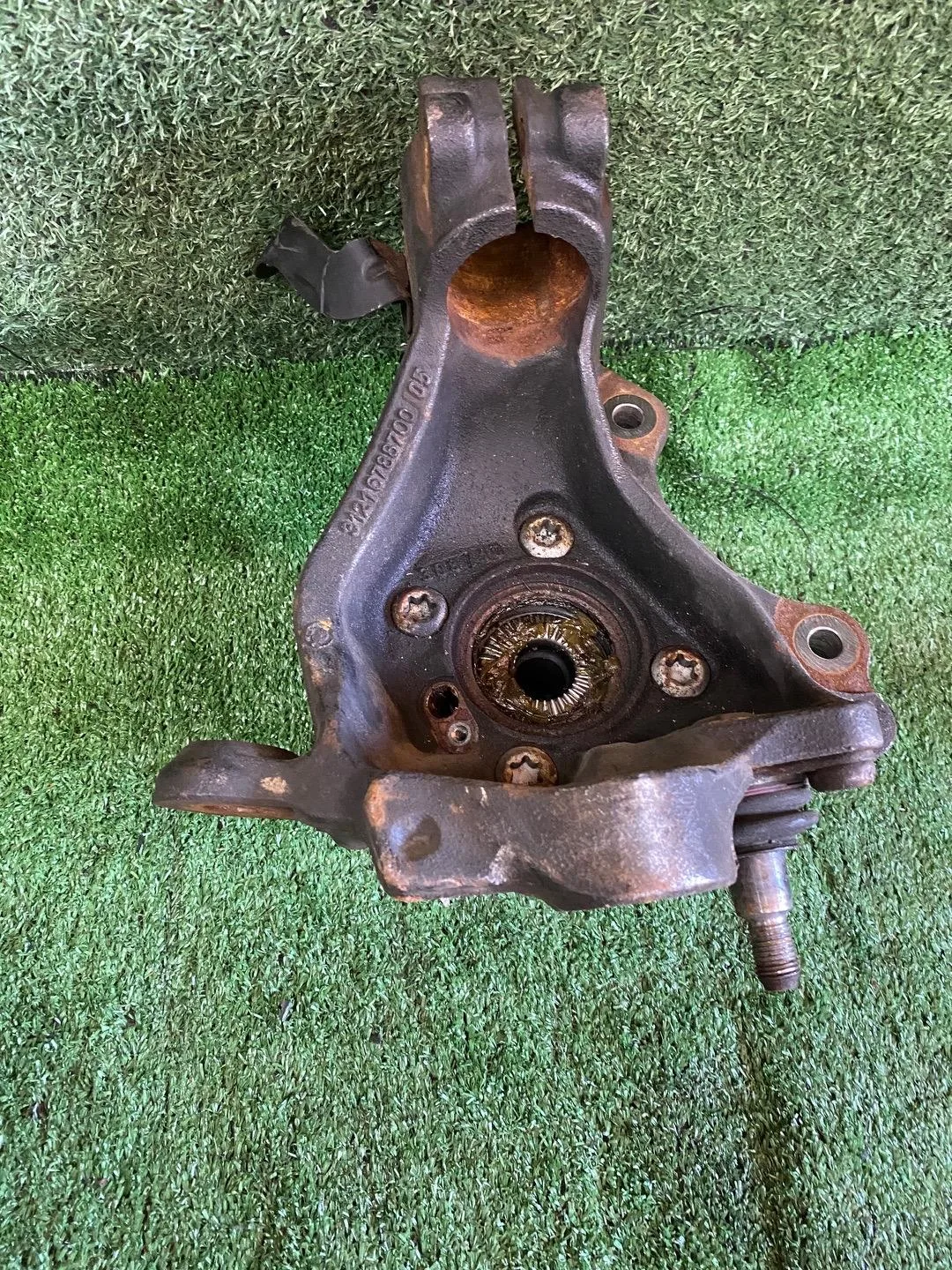 Кулак передний правый BMW X1 E84 2010 31216788700