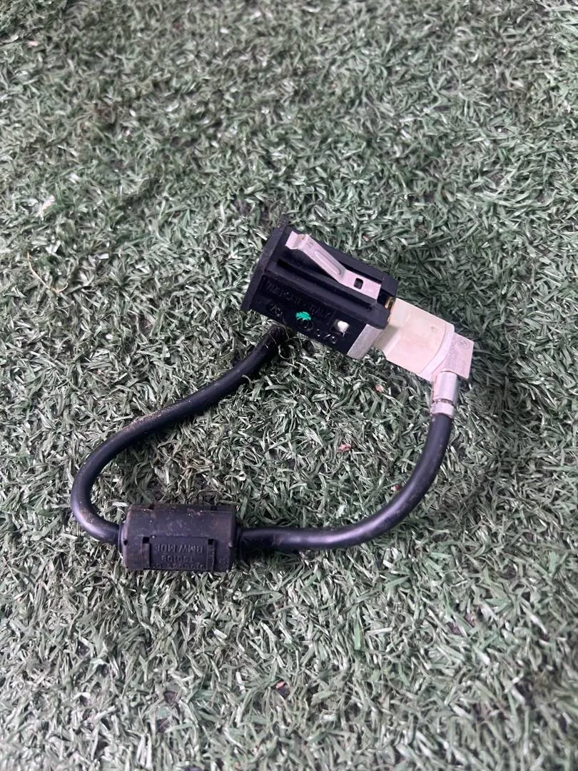 Разъем AUX / USB BMW 5 F10/F11 F10 2010