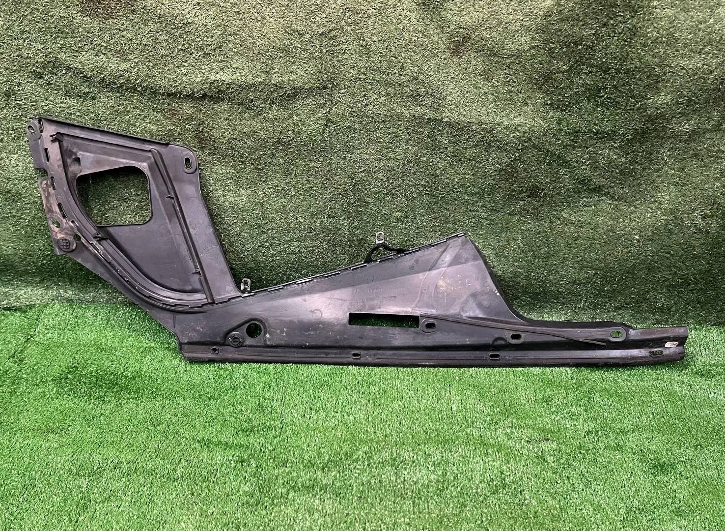 Пластик моторного отсека правый BMW 5 F10/F11 F10