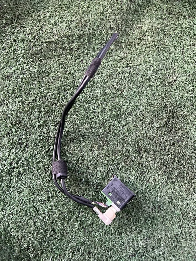 Разъем AUX / USB BMW 7 F01/F02 F01 2010