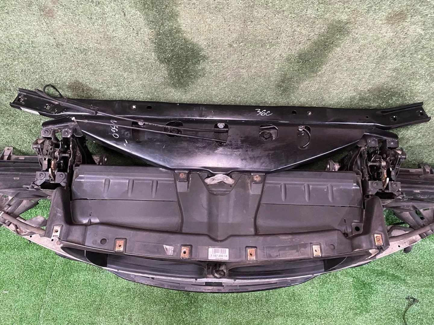Передняя панель (телевизор) BMW 7 F01/F02 F01 2010