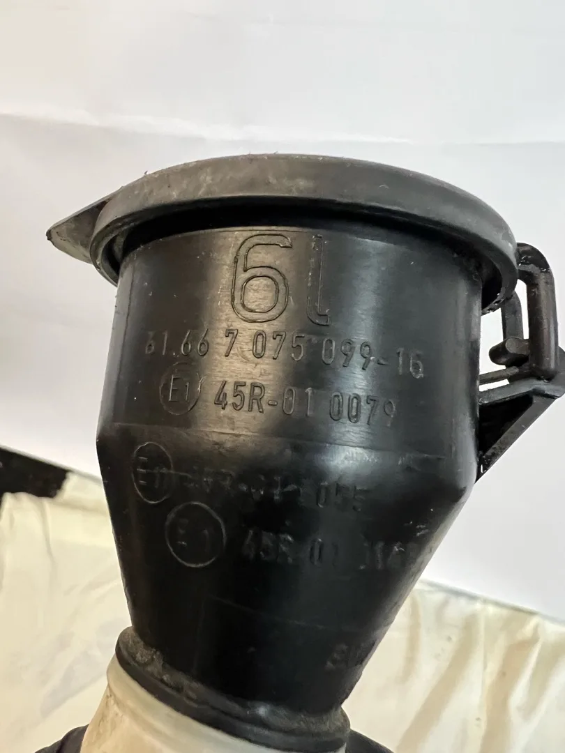 Горловина бачка омывателя BMW 3 E92/E93 рест. E92