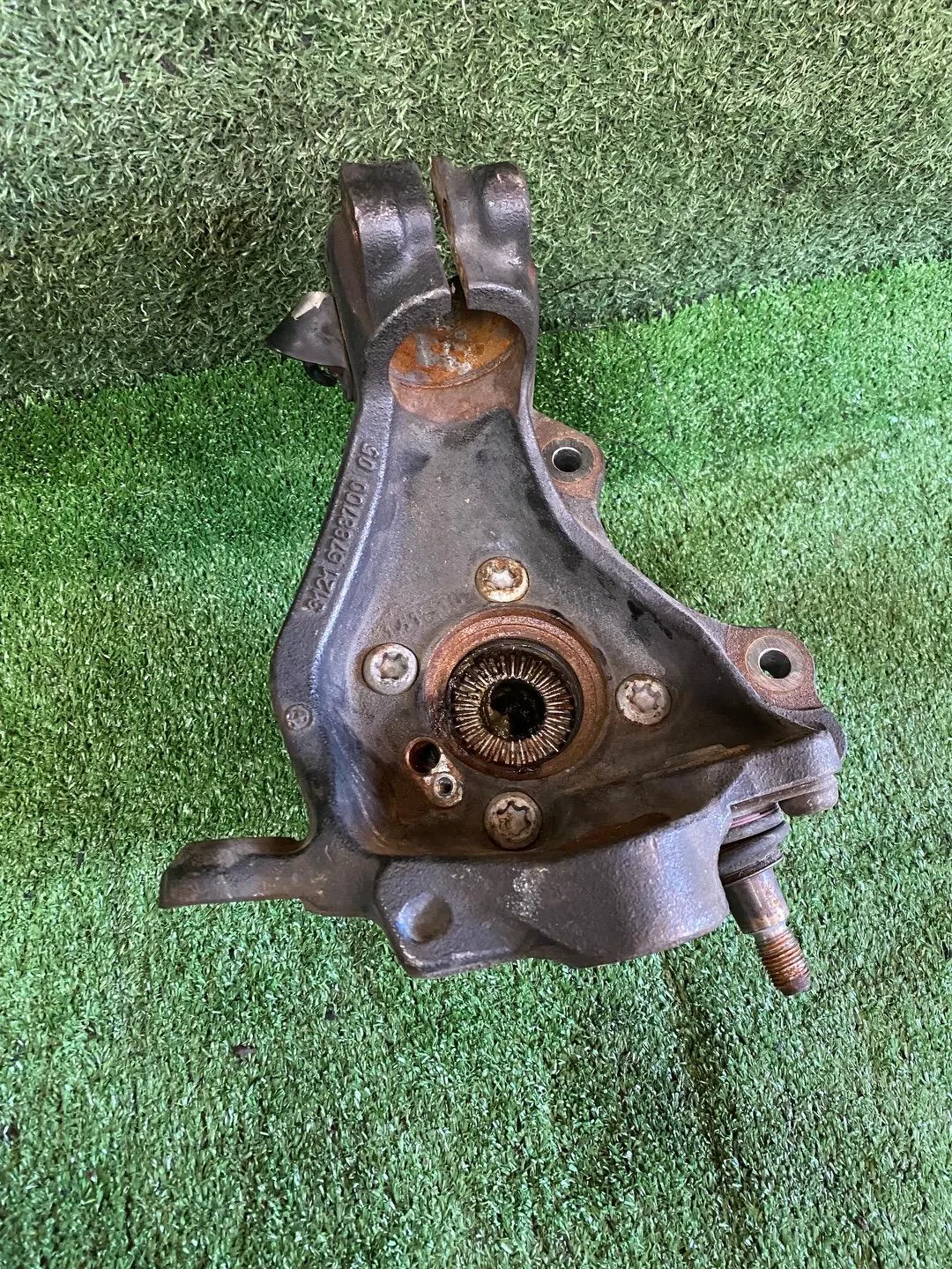 Кулак передний правый BMW X1 E84 2010 31216788700