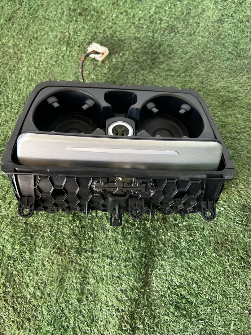 Подстаканник BMW 5 F10/F11 F10 2010 51169206401