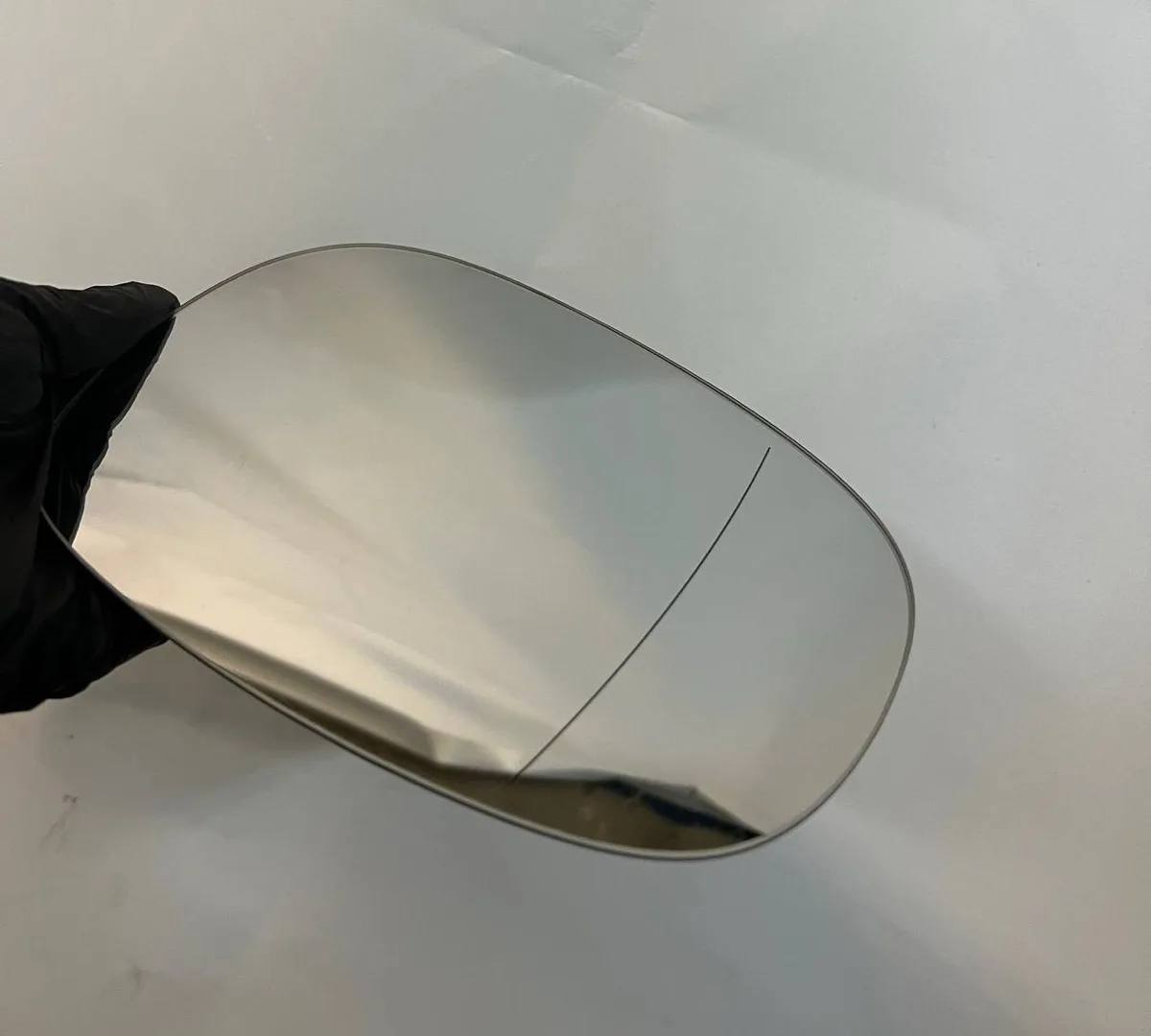 Стекло зеркала наружного правого BMW 3 51167252894