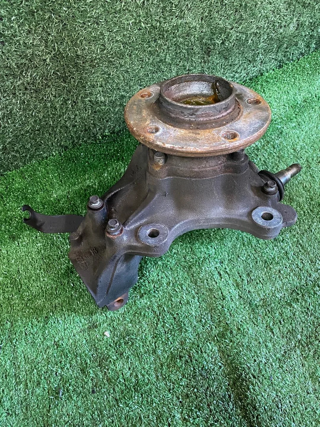 Кулак передний правый BMW X1 E84 2010 31216788700