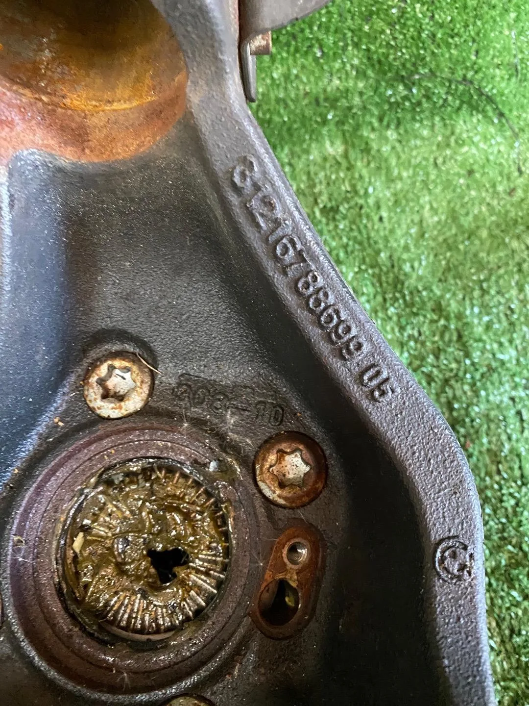 Кулак передний левый BMW X1 E84 2010 31216788699