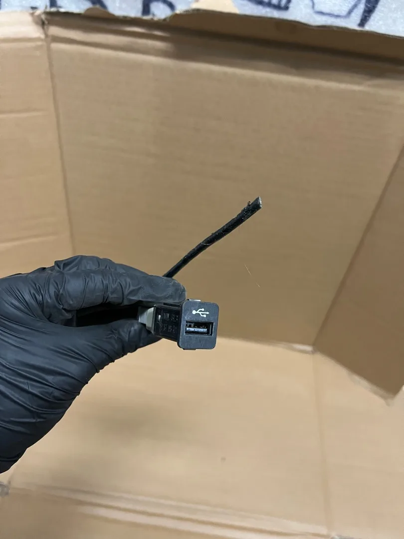 Разъем AUX / USB BMW 3 E92/E93 рест. E92 2010