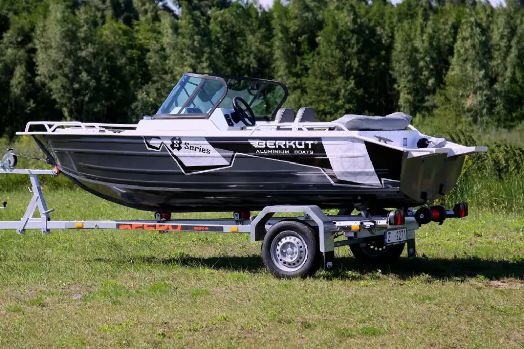Катер (лодка) Berkut S-DC (Double Console)