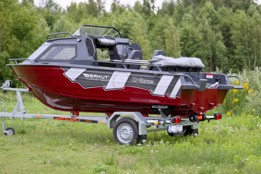 Катер (лодка) Berkut M-HT