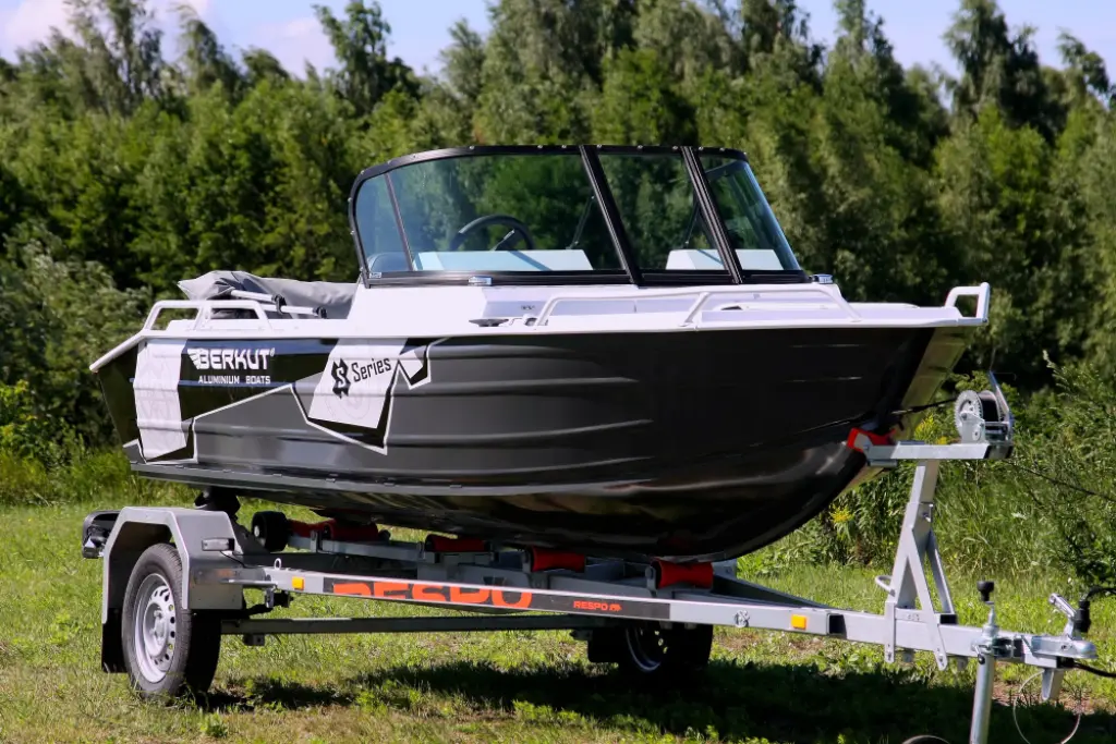 Катер (лодка) Berkut S-DC (Double Console)