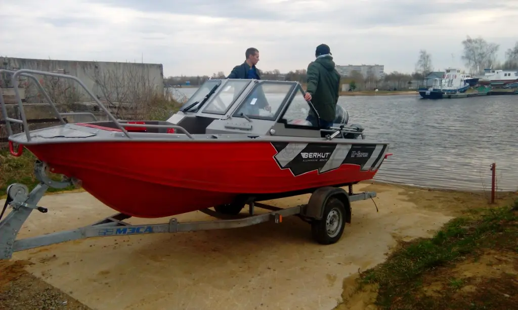 Катер (лодка) Berkut M-DC