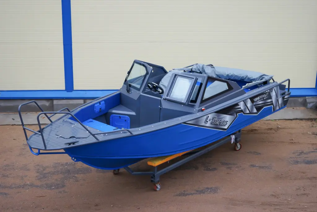 Катер (лодка) Berkut L Arctica