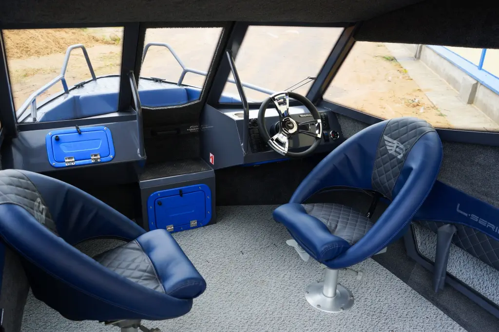 Катер (лодка) Berkut L Hard Top Open