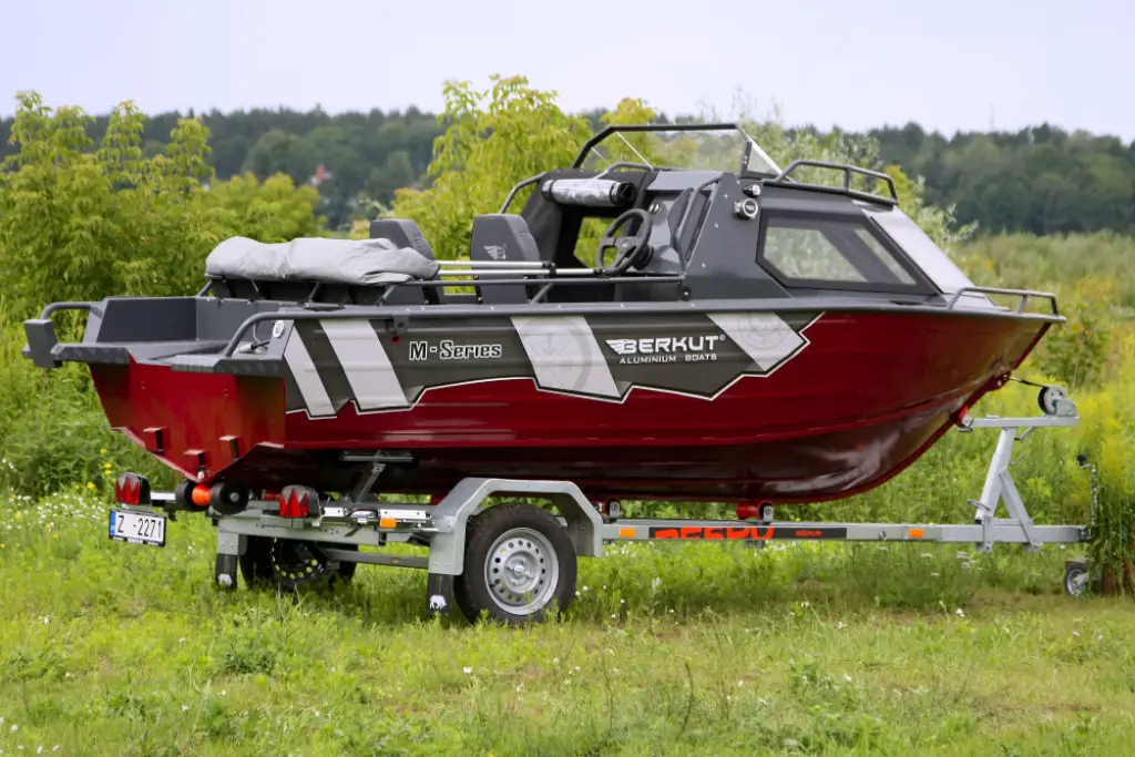 Катер (лодка) Berkut M-HT