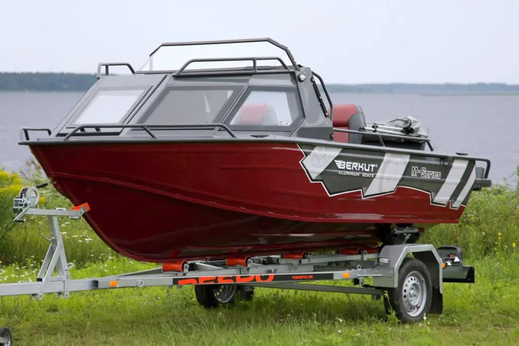 Катер (лодка) Berkut M-HT