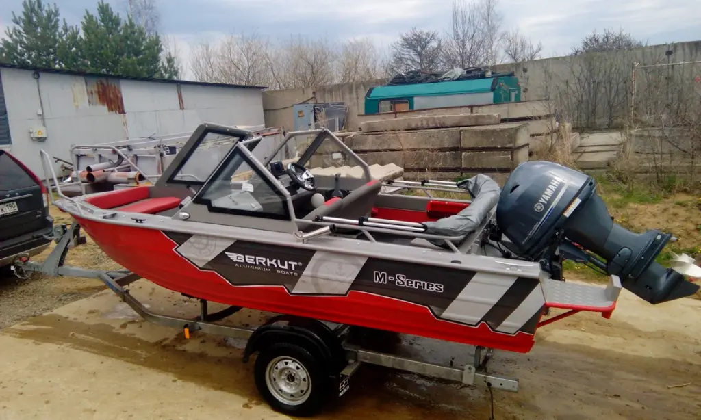 Катер (лодка) Berkut M-DC