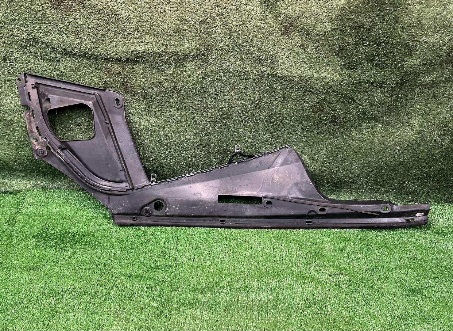 Пластик моторного отсека правый BMW 5 F10/F11 F10