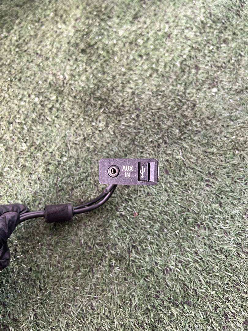 Разъем AUX / USB BMW 7 F01/F02 F01 2010