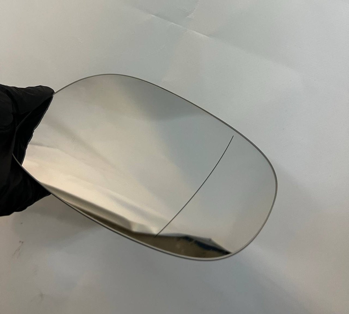 Стекло зеркала наружного правого BMW 3 51167252894