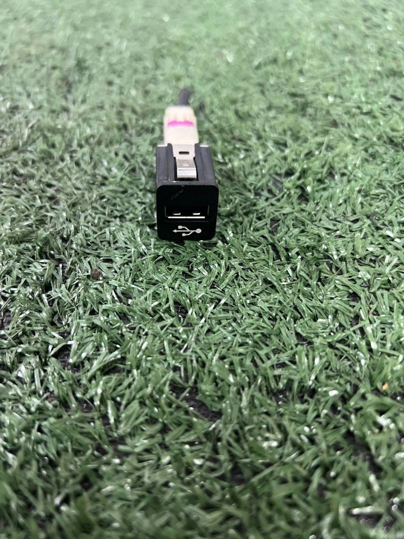 Разъем AUX / USB BMW 3 E90/E91 рест. E90 2011