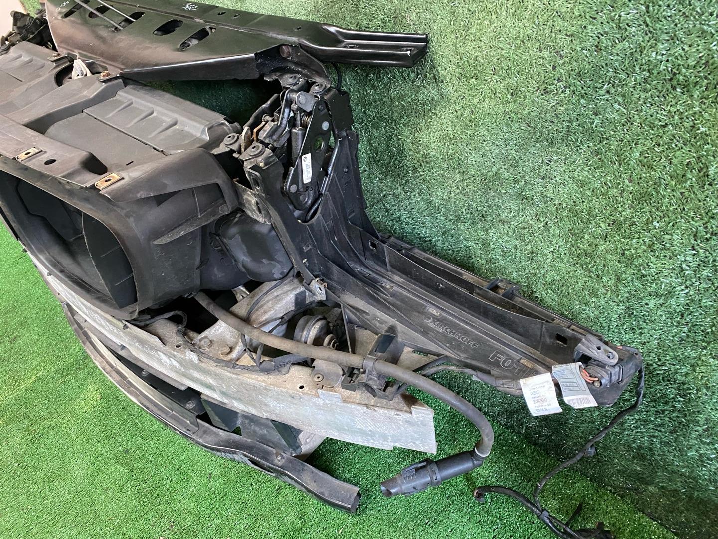 Передняя панель (телевизор) BMW 7 F01/F02 F01 2010