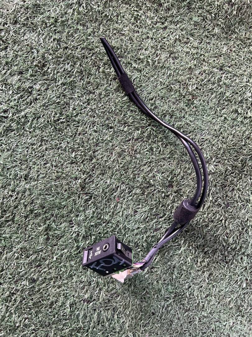 Разъем AUX / USB BMW 7 F01/F02 F01 2010