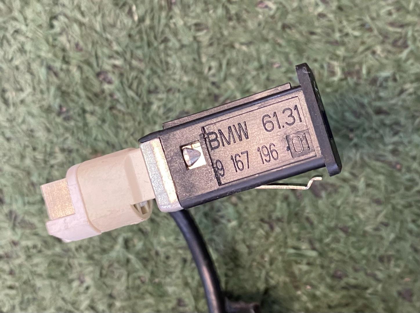 Разъем AUX / USB BMW 5 F10/F11 F10 2010