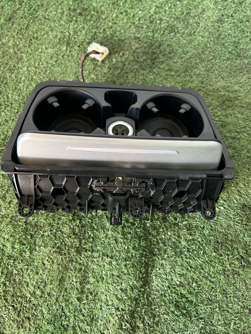 Подстаканник BMW 5 F10/F11 F10 2010 51169206401