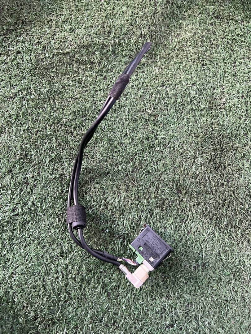 Разъем AUX / USB BMW 7 F01/F02 F01 2010