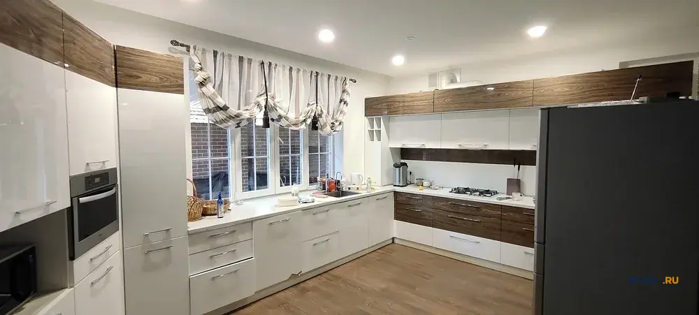 Дом 142 м² на участке 4 сот.