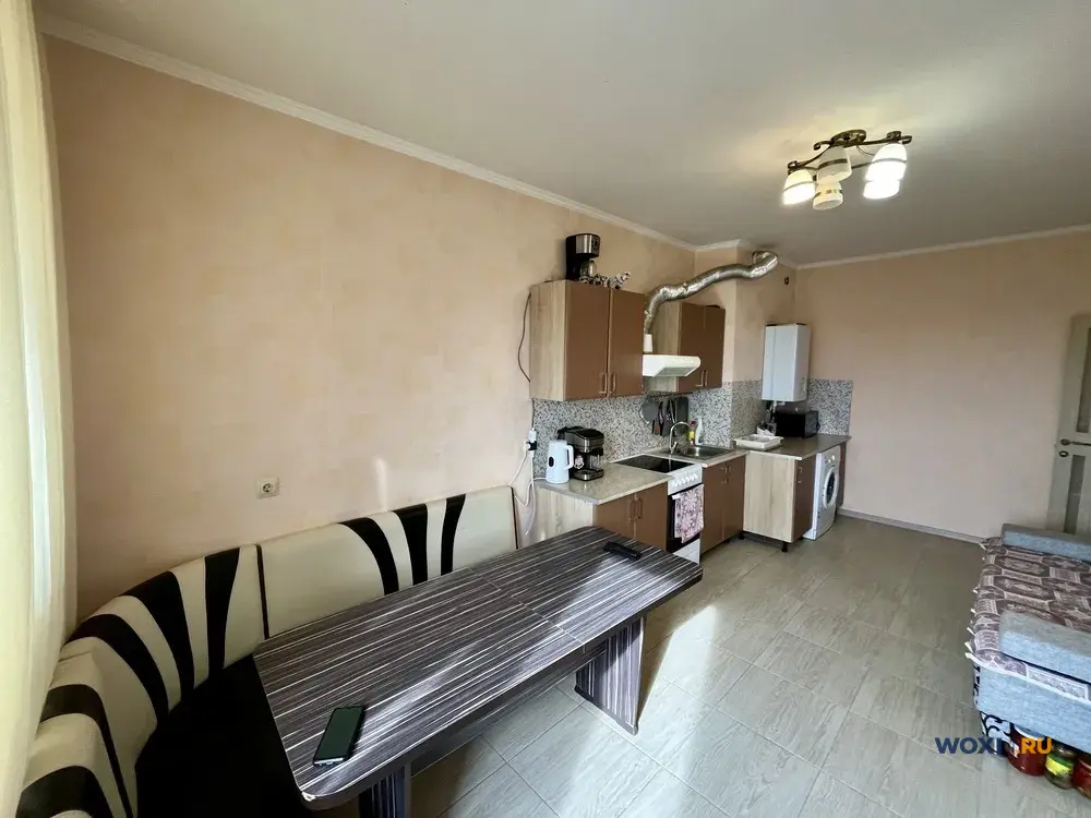2-комн. квартира, 73 м², 4/4 эт.