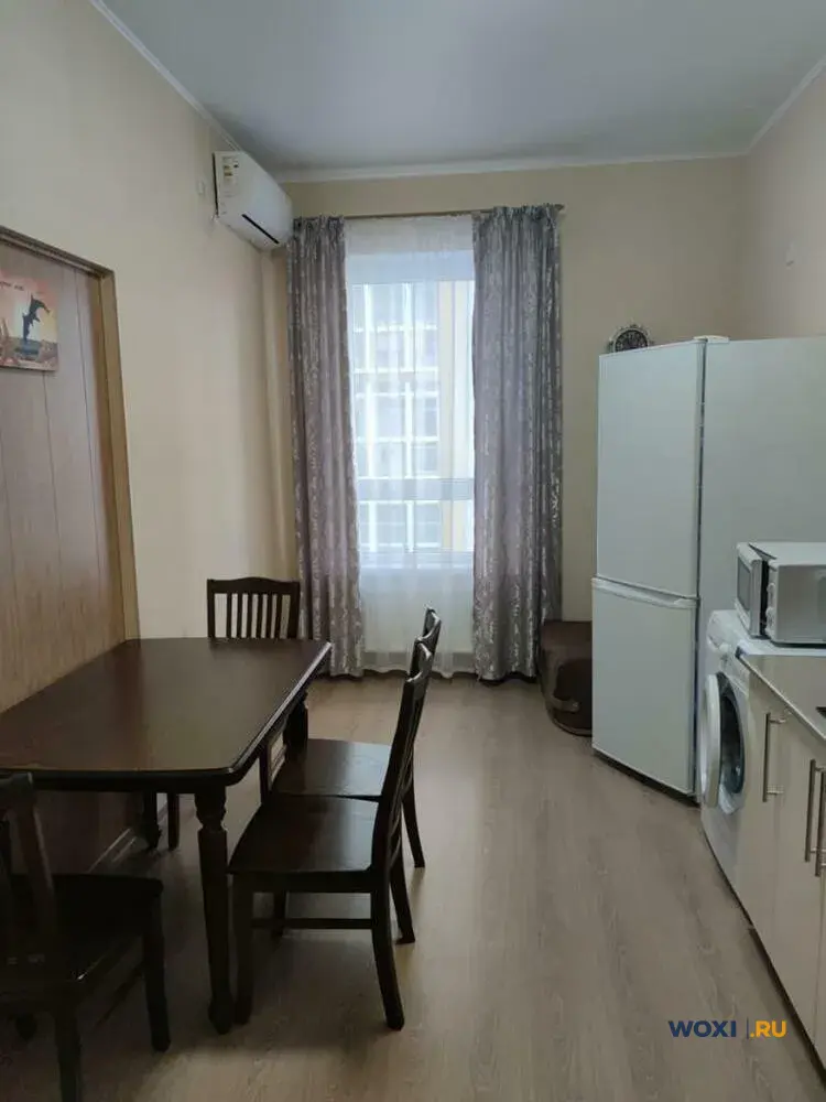 2-комн. квартира, 65 м², 3/12 эт.