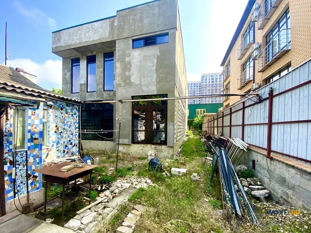 Таунхаус 300 м² на участке 6 сот.