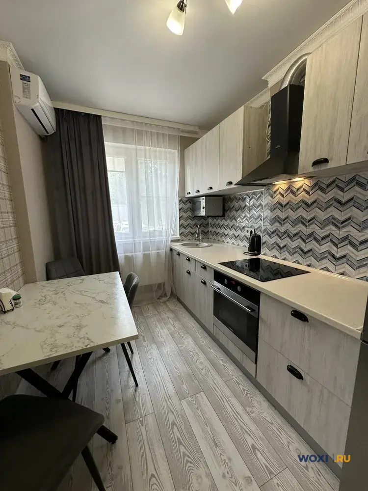 2-комн. квартира, 50 м², 1/18 эт.