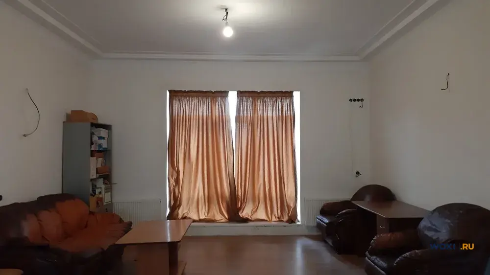 Дом 1733 м² на участке 8 сот.