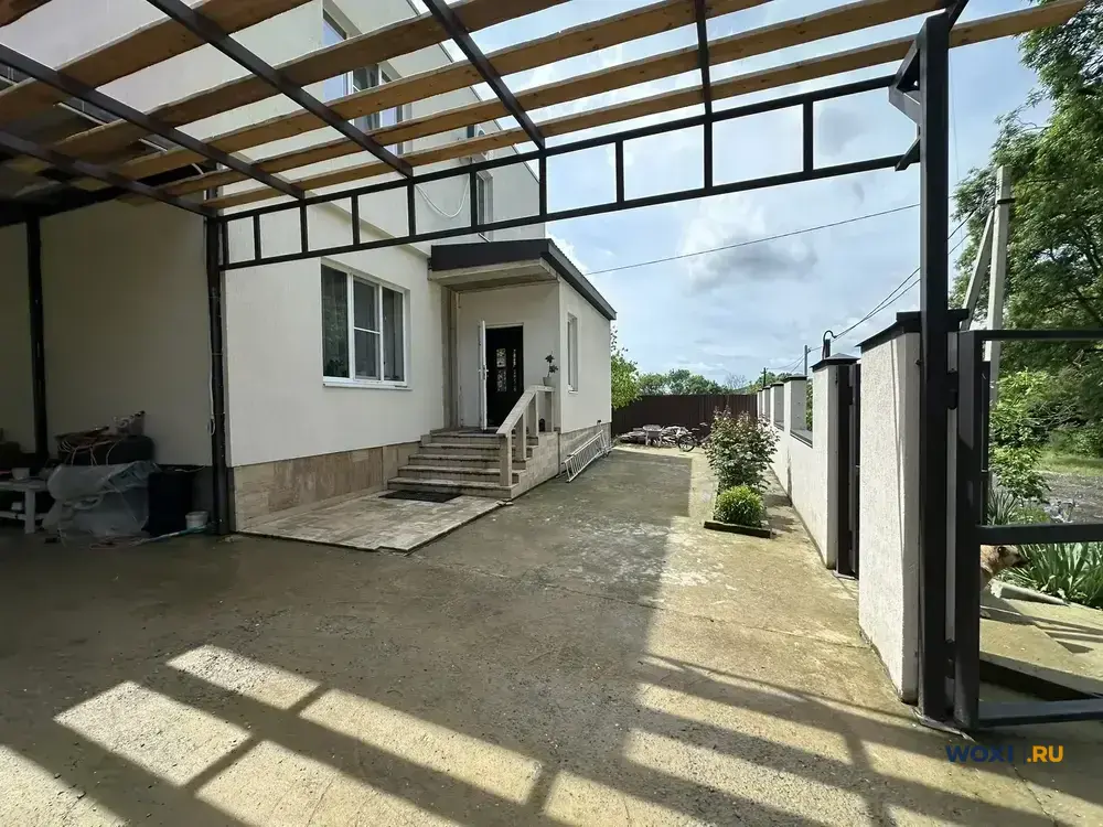 Дом 180 м² на участке 7 сот.