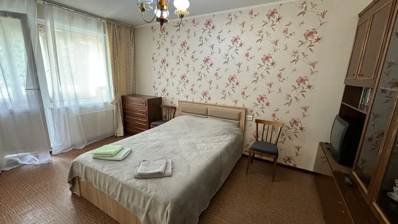 2-комн. квартира, 54 м², 1/9 эт.