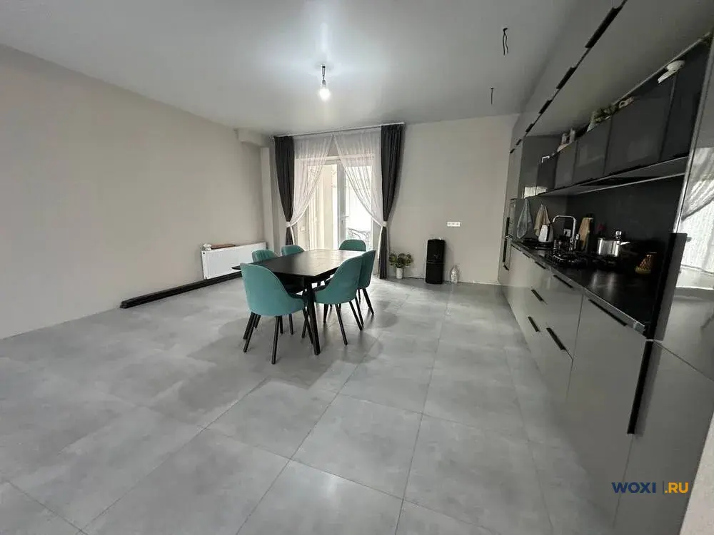 Дом 250 м² на участке 6 сот.