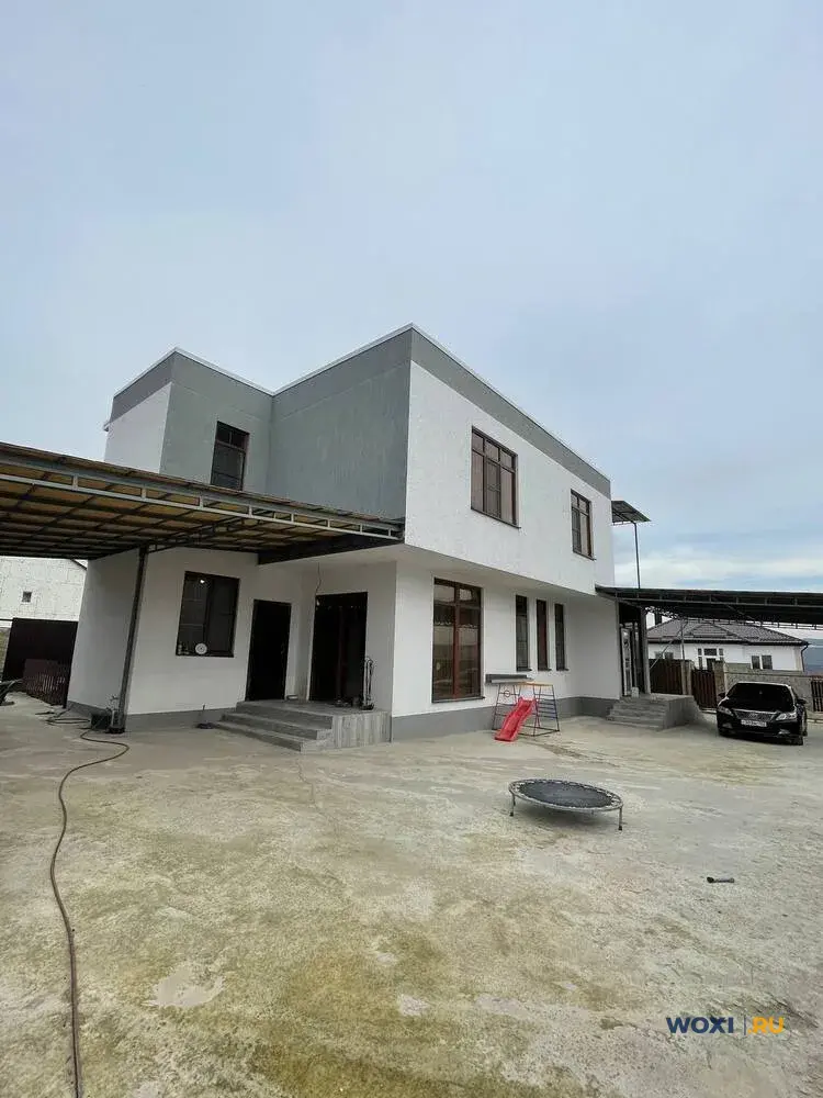 Дом 170 м² на участке 5 сот.