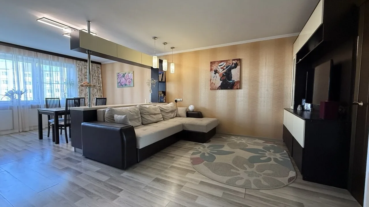 3-комн. квартира, 73,5 м², 3/7 эт.