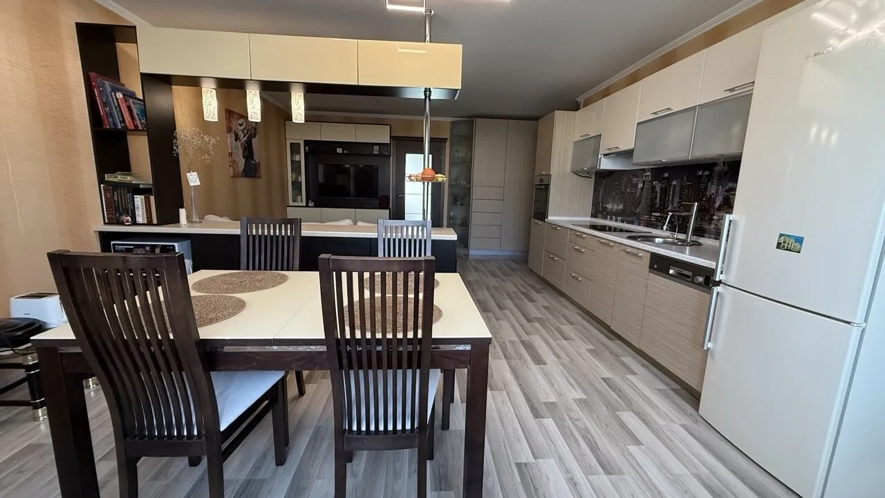 3-комн. квартира, 73,5 м², 3/7 эт.