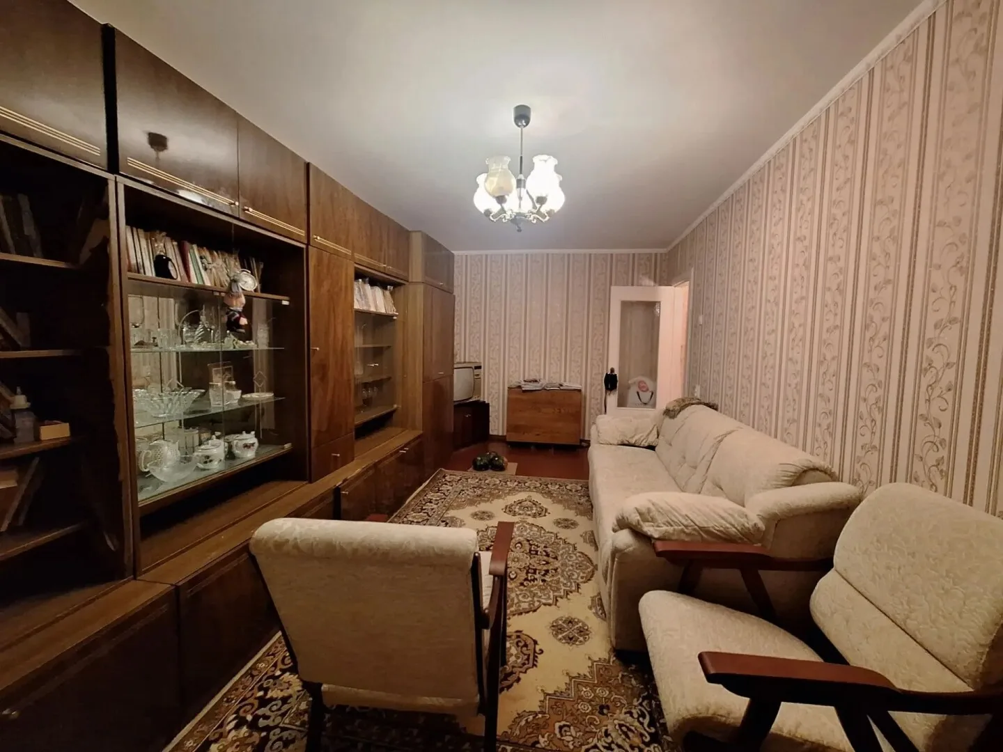1-комн. квартира, 375 м², 2/3 эт.