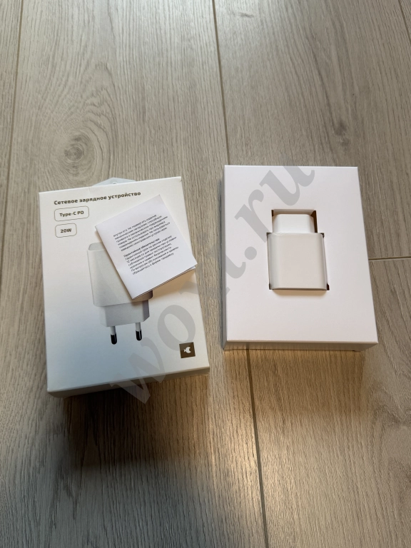 Зарядное устройство Moonfish 20W Type-C PD