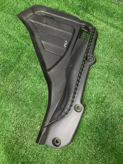 Дождевик BMW 7 F01/F02 F01 2010 51717216973