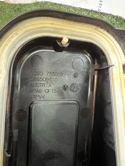 Крышка блока управления двигателя BMW 7 F01/F02