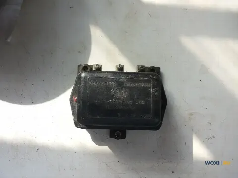 Реле-регулятор РР24-3702Г.